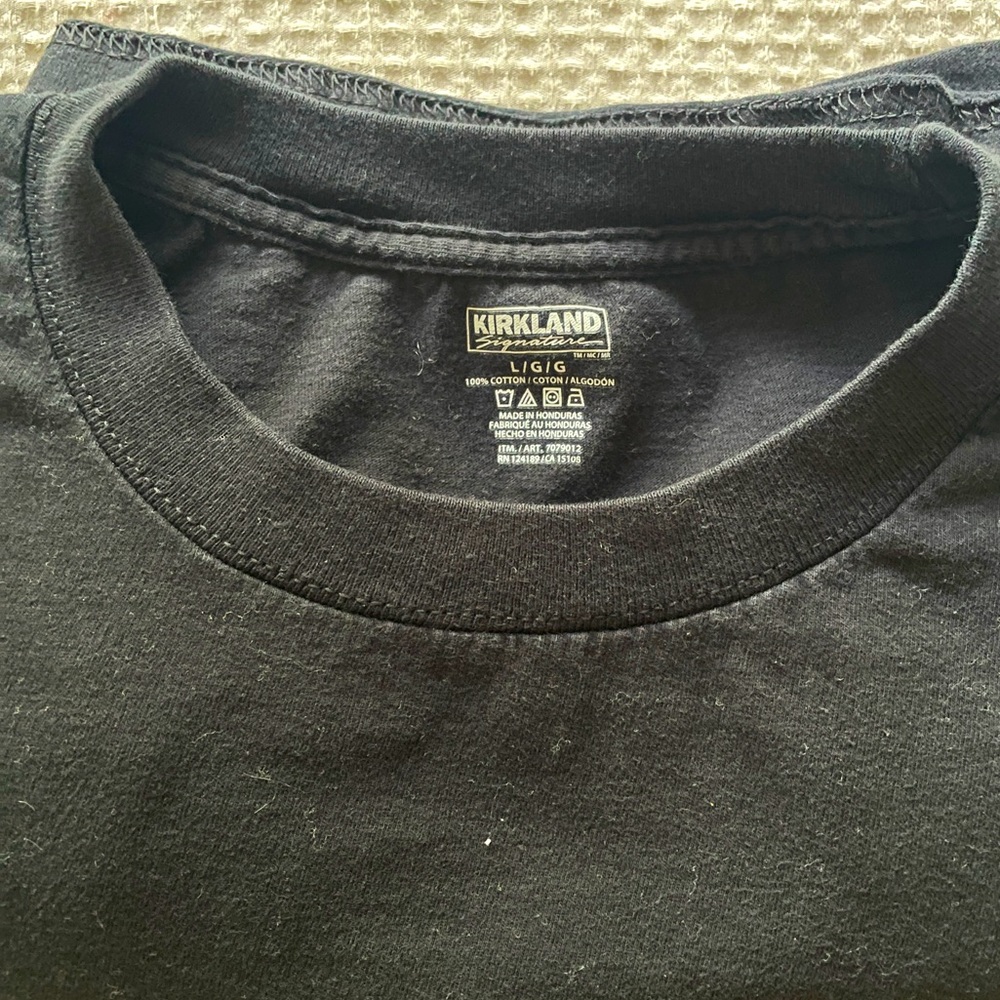 1 white M tee & 1 black L tee